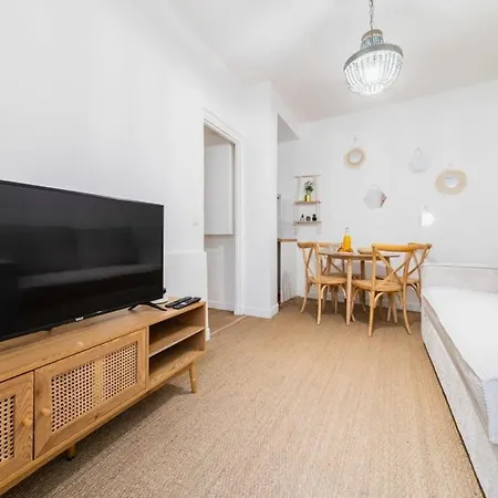 Jolie 2 Pieces 35M2 Bien Equipee 4P - Paris 20 - Flat-Guest-3